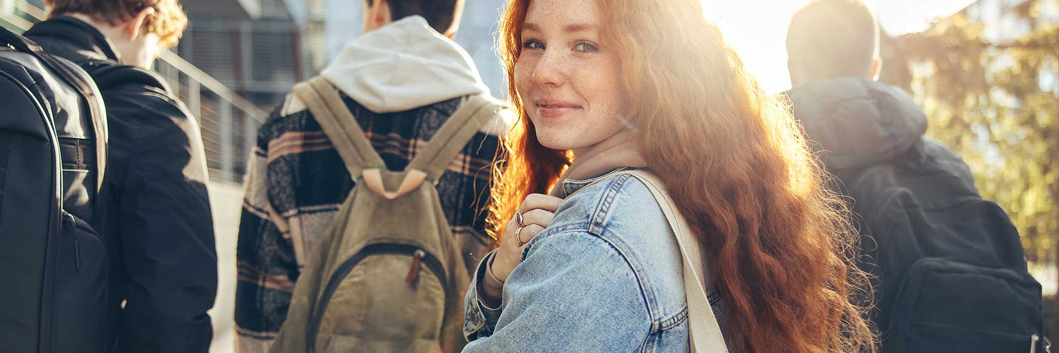 Не отиваш в университет? Алтернативни кариерни пътища - Jober.uk